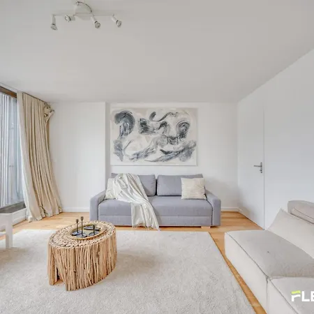 Luxury T4 With Terrace & Rooftop View Apartment