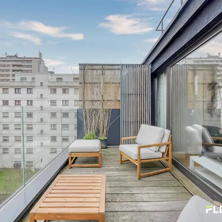 Luxury T4 With Terrace & Rooftop View Apartment