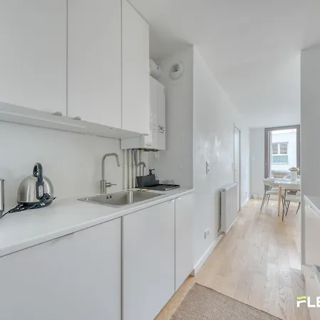 Luxury T4 With Terrace & Rooftop View *