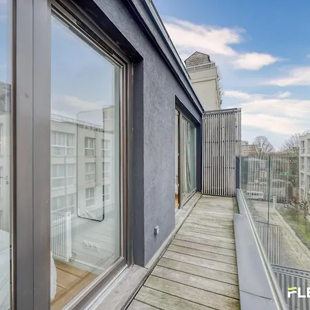 Luxury T4 With Terrace & Rooftop View